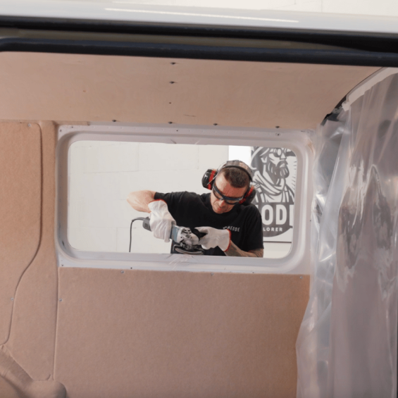 Forfait installation fenêtre pour fourgon - Pose par un professionnel agréé Heode