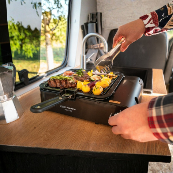 Cuisiner en intérieur avec le réchaud à gaz sécurisé van cook ffd