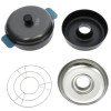 four fermé, plaque d'anneau de cuisson, grille métallique et base en acier inoxydable sur fond blanc
