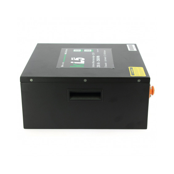 Batterie lithium LiFePO4 Koonekt KL5 200Ah sous-siège - vue de profil format plat boîtier métal noir