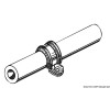 Collier de fixation inox caoutchouté installé et serré autour d'un tuyau cylindrique
