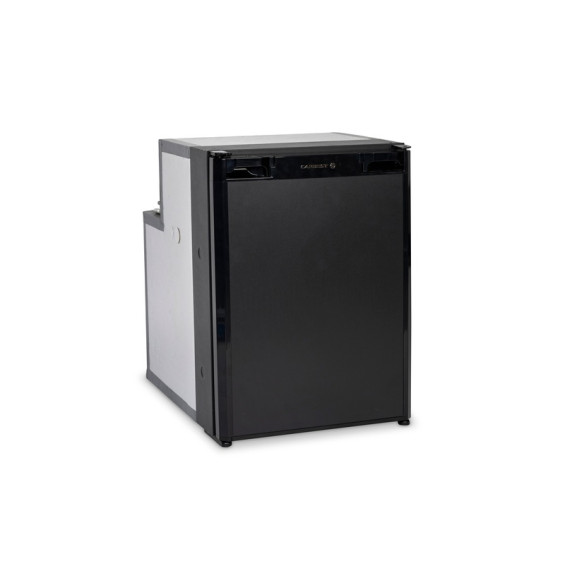 Réfrigérateur à compression CVB50 Carbest, porte fermée, vue de trois-quarts