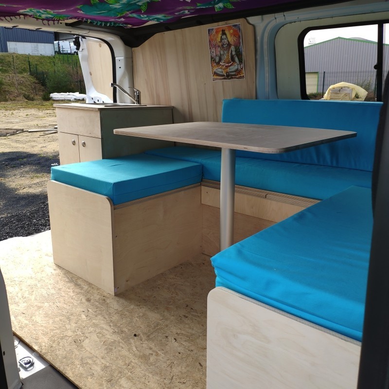 Mousse polyester à découper EA - conception lit, banquette & sellerie en  fourgon, van, bateau & camping-car