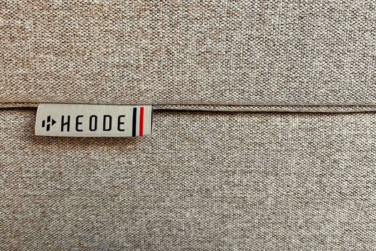 Tissus beige avec étiquette Heode