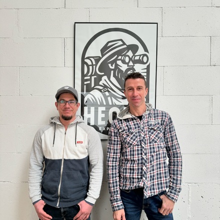 Nouveau départ, nouveaux défis! 🚀 
Pierre et Julien ont fermé les portes de l’atelier pour rejoindre les bureaux Heode. 
Pierre prend les rênes du développement commercial tandis que Julien va booster notre service client. 
Une nouvelle aventure pour une année pleine de surprises ! Restez connectés et on se donne rendez-vous sur Heode.fr 🌟