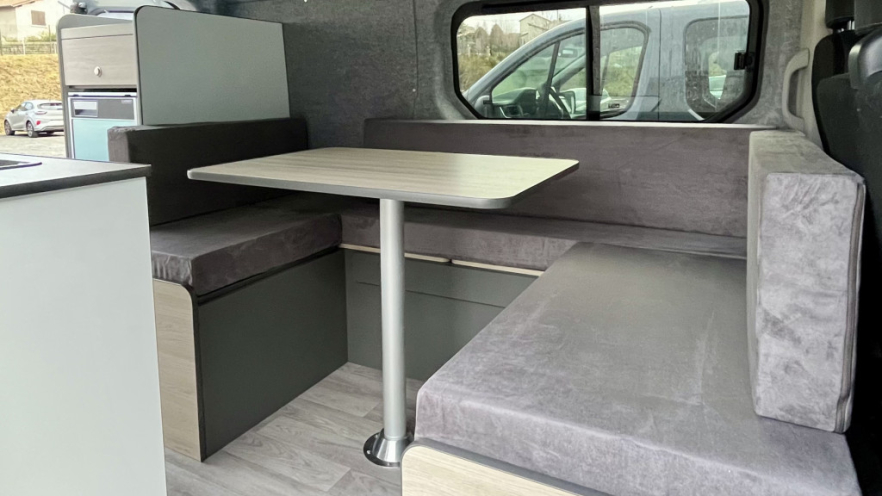 5 conseils pour choisir le lit-banquette de votre van aménagé